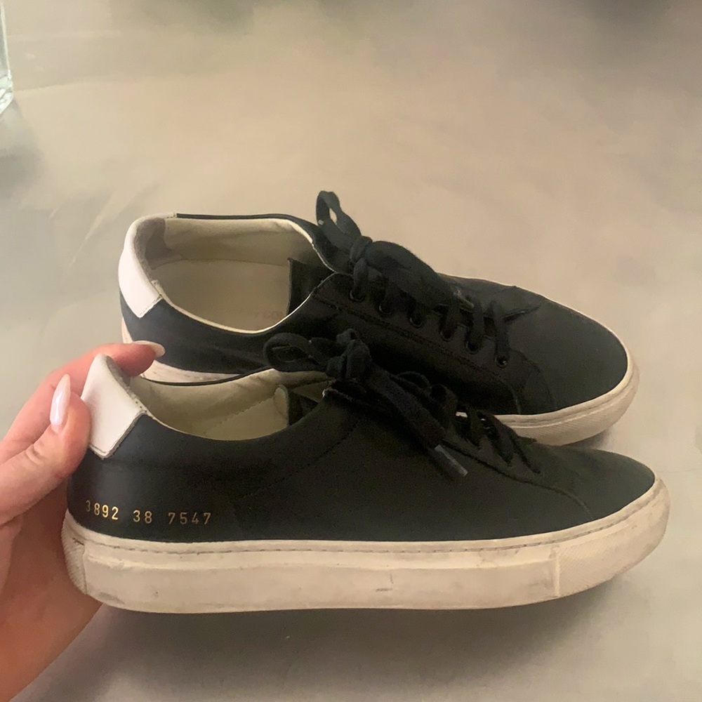 Common Projects Retro Low Trainers in Black 38